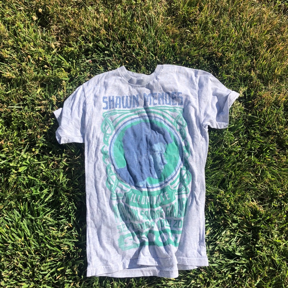 Shawn Mendes shirt